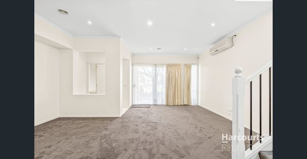 Freshly Pain and New Carpet though out - Photo 1