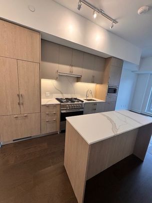 For Lease - 8 Manor Road Unit# 301, Toronto, Ontario - Photo 1