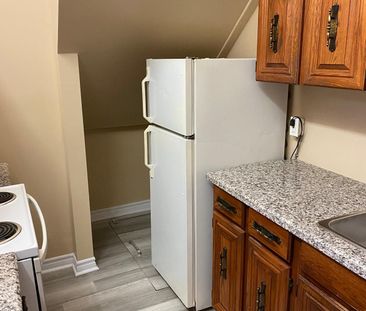 For Lease - 264 King Street, Welland, Ontario - Photo 2