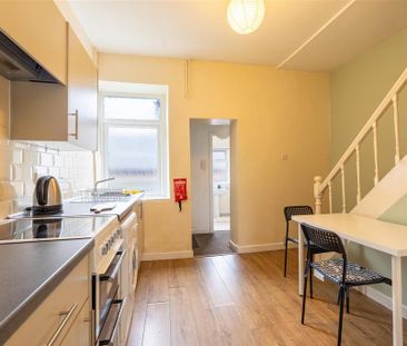 2 bedroom private hall to rent - Photo 6