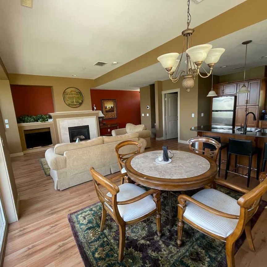 Great 2bed, 2.5bath Fully furnished Townhouse by UBCO/ Airport 8 month Lease - Photo 1