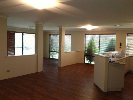 Perfect Family Living Opposite the Park ! - BREAK LEASE - Photo 1