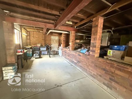RENOVATED 3-BEDROOM HOME IN PRIME CHARLESTOWN LOCATION - Photo 3