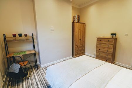 2 Bedroom Terraced To Rent in Nottingham - Photo 5