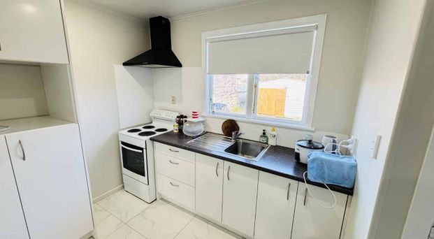 MANUREWA, 3 BEDROOMS - Photo 1