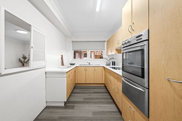 3 Bedroom Apartment with Burwood Park Views - Photo 1