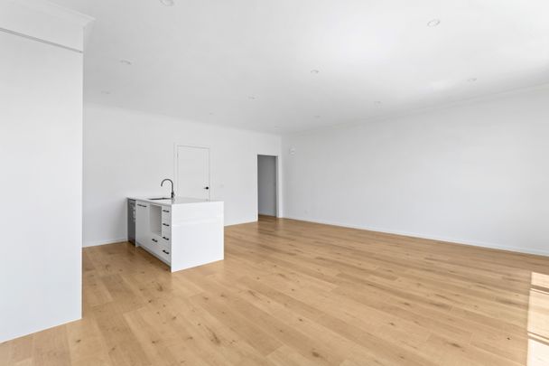 41 Currawong Street, Preston VIC 3072 - Townhouse For Rent | Domain - Photo 1