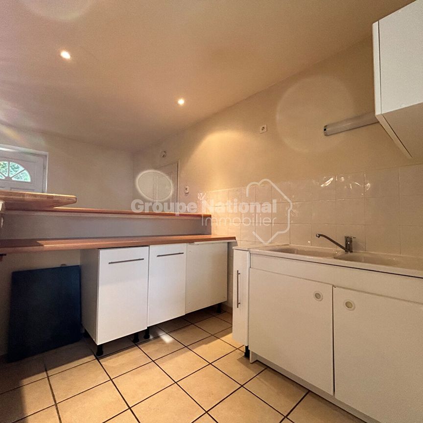 A louer à Orange appartement 2 chambres de 85 m2 avec extérieur, - Photo 1