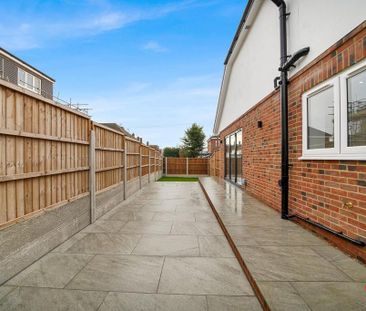 3 bedroom detached bungalow to rent - Photo 5