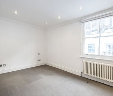 3 bedroom mews to rent - Photo 3