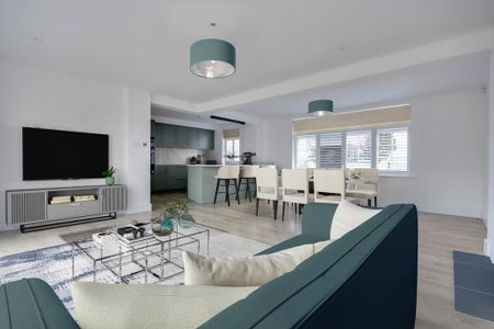 3 bedroom semi-detached house to rent - Photo 4