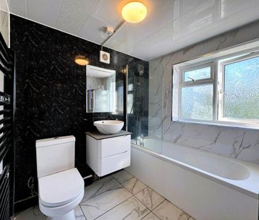 4 bedroom terraced house to rent - Photo 5