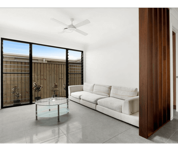 Contemporary Poolside Living Made Easy - Photo 2