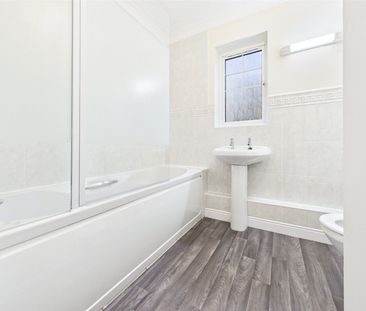 Pinkers Mead, Emersons Green, Bristol, BS16 - Photo 5