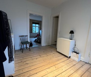 Hyggelig 2-værelses lejlighed med New Yorker-væg - Photo 2