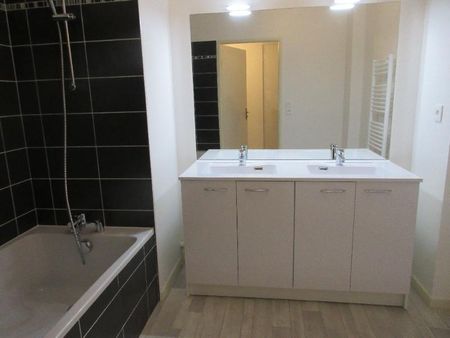 Location Appartement 4 pièces 85m² CARQUEFOU 44470 - Photo 4