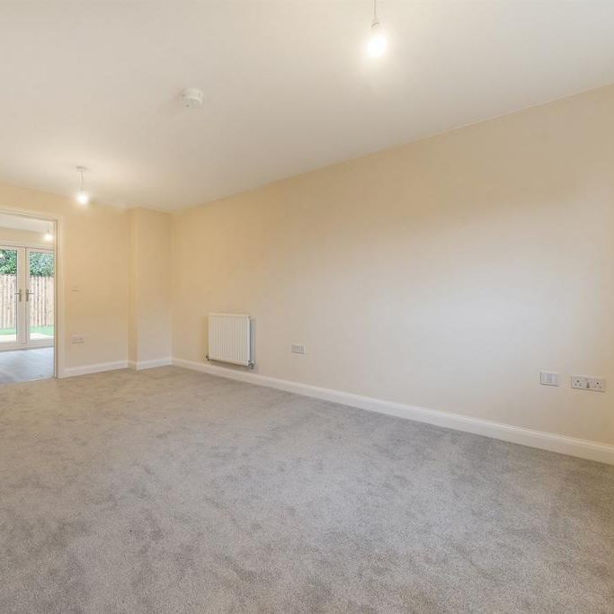 3 bedroom semi-detached house to rent - Photo 1