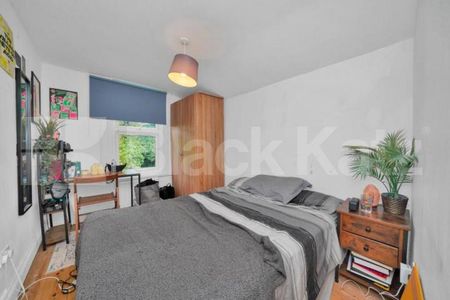 Spacious 6-Bedroom House – Perfect for Students & Professional Sharers - Photo 3