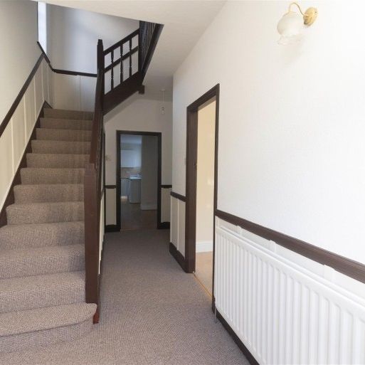 3 Bedroom House - Terraced - Photo 1