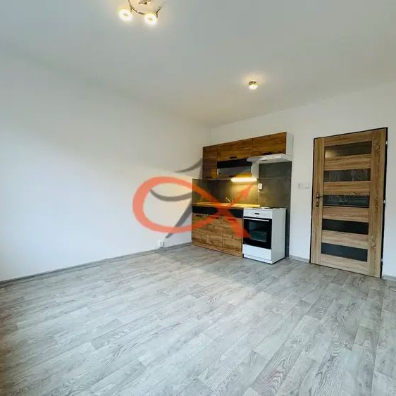 Pronájem garsonky v Rožnově pod Radhoštěm - Fotografie 1