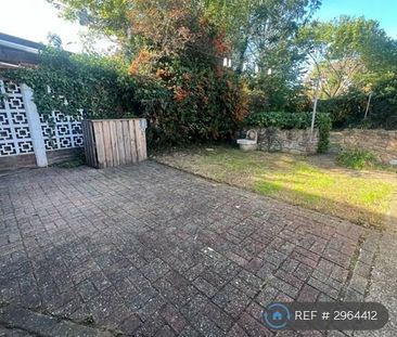 3 bedroom terraced house to rent - Photo 3