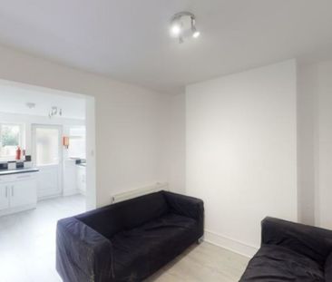 5 bed Semi-Detached House for Rent - Photo 5