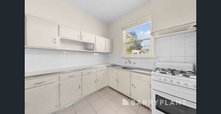 Convenient Location! - Photo 5