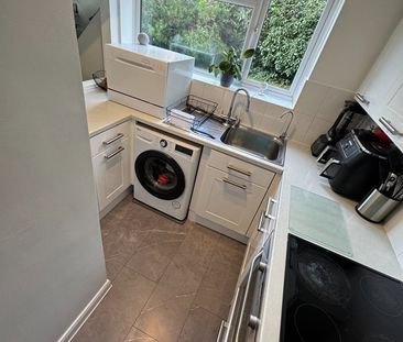 1 Bed Flat, Greener Court, SW20 - Photo 5