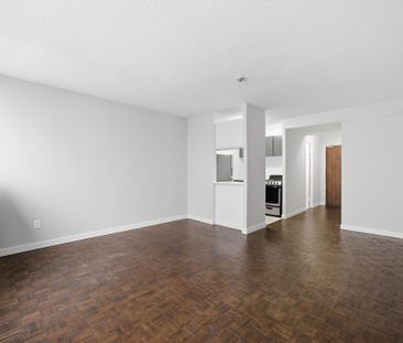 For Lease - 2360 Dundas Street Unit# 2102B, Toronto, Ontario - Photo 2