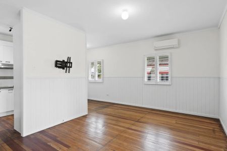 72 Plume Street, Redcliffe. - Photo 4