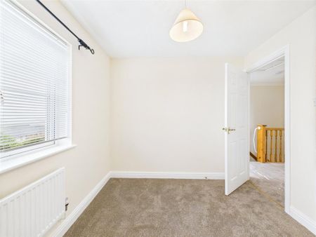 3 bedroom detached house to rent - Photo 3