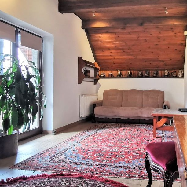 Mieszkanie i magazyn z miejscami parkingowymi - Photo 1