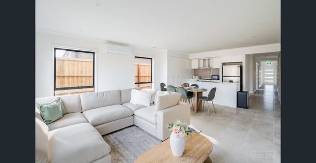 BRAND NEW SHARE HOUSE I PRIVATE ROOM & ENSUITE - Photo 1