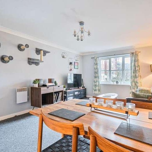 Viridian Square, Aylesbury, HP21 - Photo 1