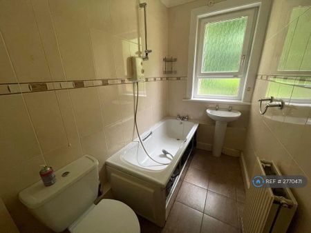 2 bedroom maisonette to rent - Photo 4