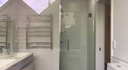 Family home in Jacks Point - Photo 4