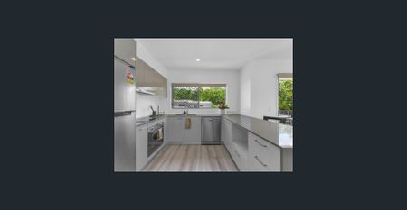 Convenient location and near new Townhouse! - Photo 4