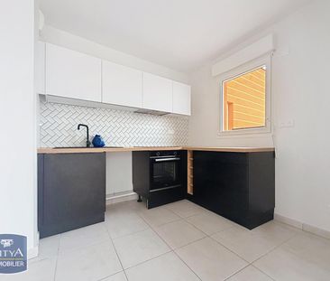 Location Appartement 4 pièces 82m² MIONNAY 01390 - Photo 4