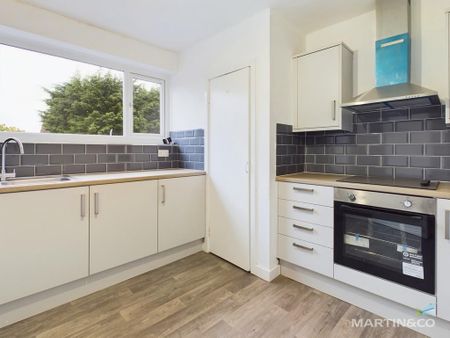 2 bedroom maisonette to rent - Photo 2