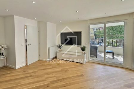 Location Appartement 3 pièces 72m² ST MAUR DES FOSSES 94100 - Photo 2