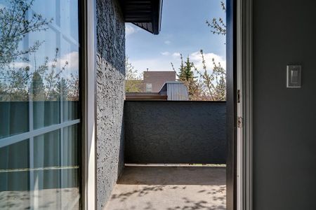 2052 35 Avenue Southwest, Calgary - Photo 5