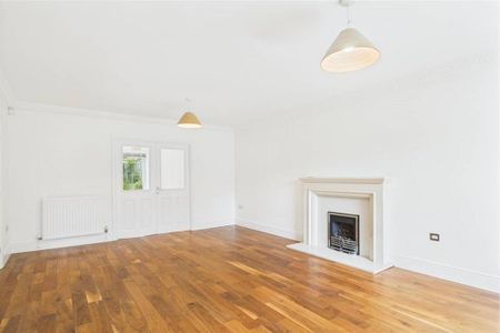 4 bedroom detached house to rent - Photo 3