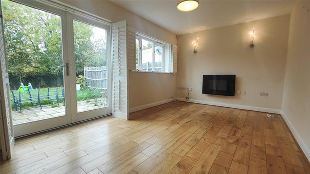 3 bedroom terraced house to rent - Photo 1