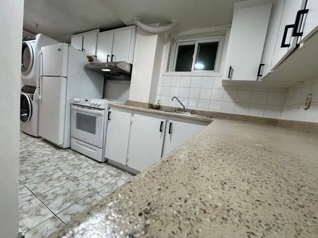 For Lease - 3337 Jolliffe Avenue, Mississauga, Ontario - Photo 3