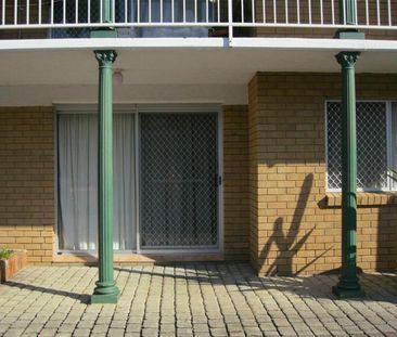 Neat & Low-Maintenance 2 Bedroom Unit - Mt Warren Park - Photo 5