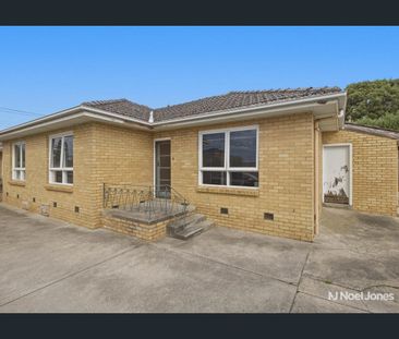 Bright, Low-Maintenance Living in a Central Ringwood Location - Photo 5