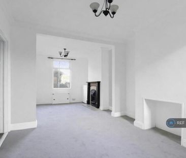 2 bedroom semi-detached house to rent - Photo 4