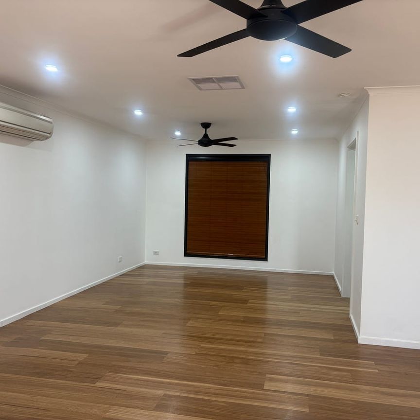 4-bedroom, 2 bathrooms plus bungalow - Photo 1