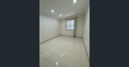 Modern Spacious 1-Bedroom Granny Flat (All Bills Included) - Photo 3