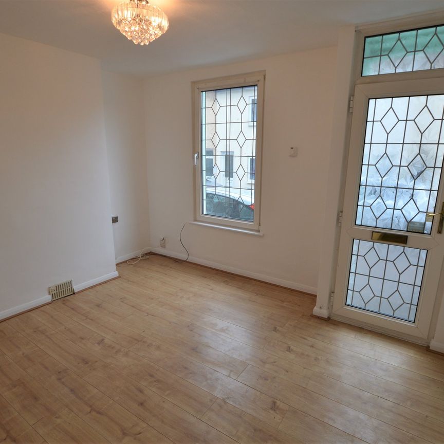 Hartington Street, Chatham, London - Photo 1